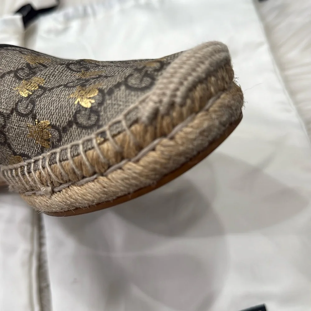 GUCCI GG Supreme Bee Espadrilles - Picture 7 of 15